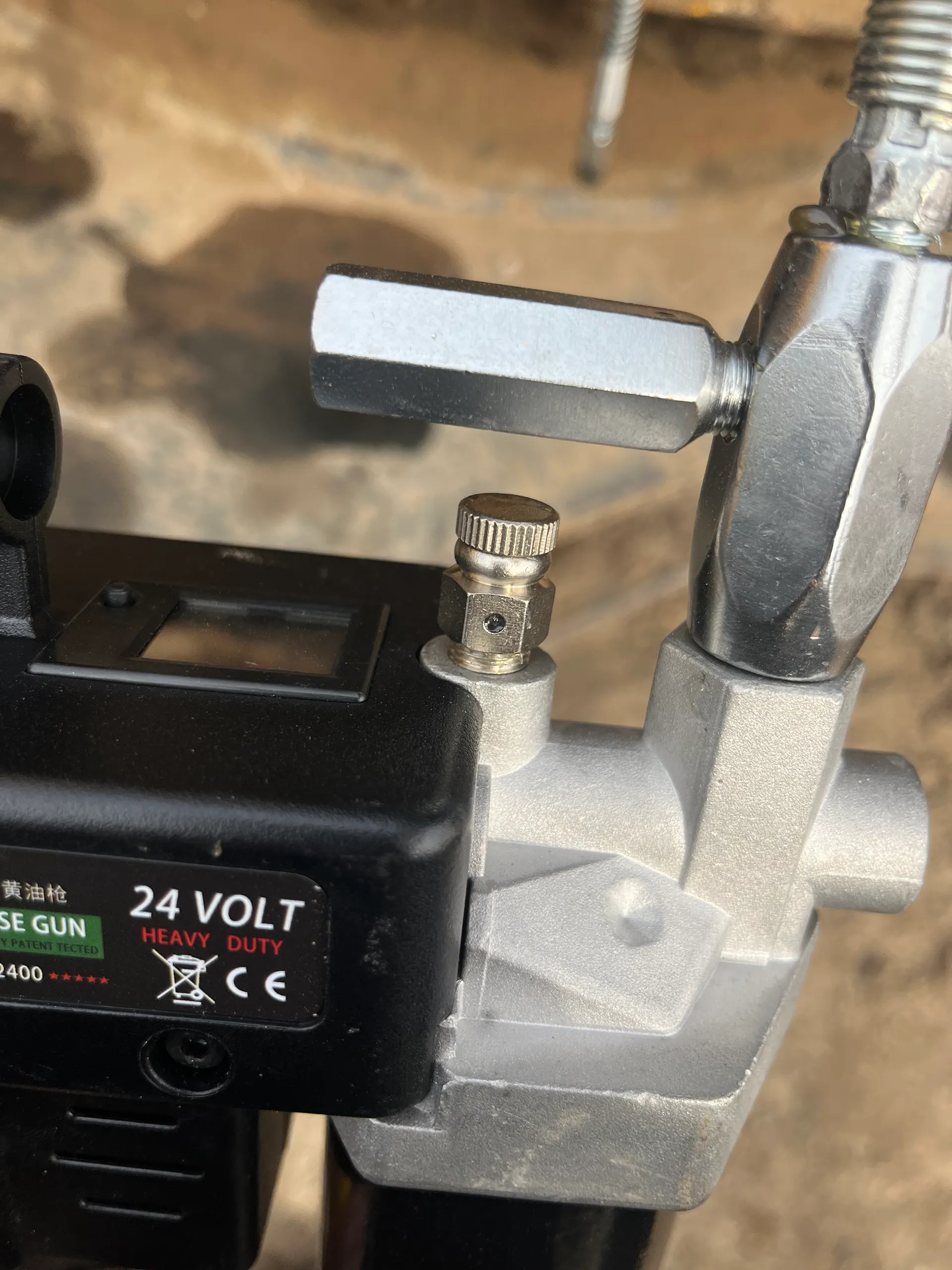 How to Maintain an Electric Grease Gun: Cleaning, Battery Care and Storage Guide