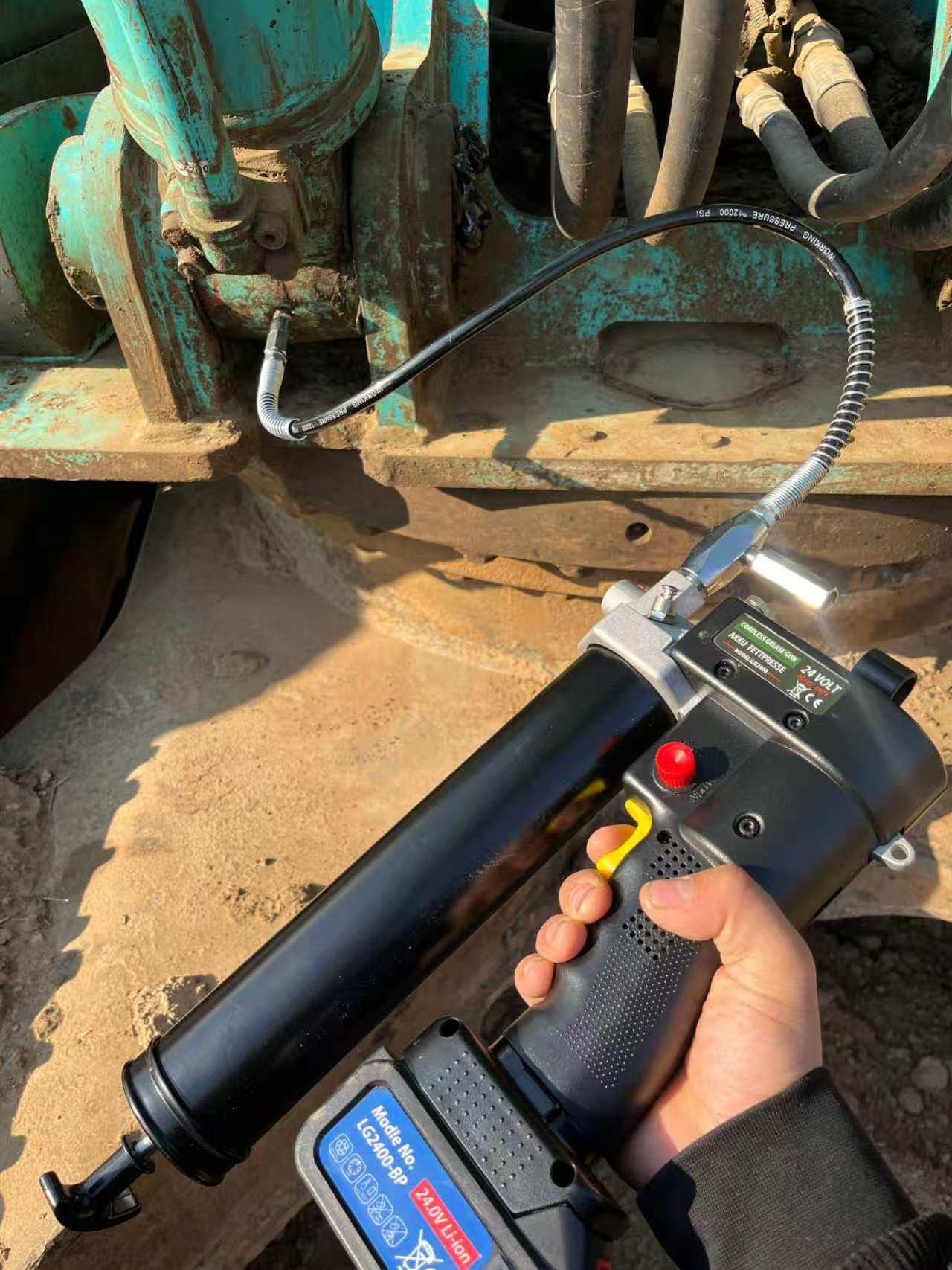 How Long Does a Cordless Electric Grease Gun Last? Factors That Affect Service Life